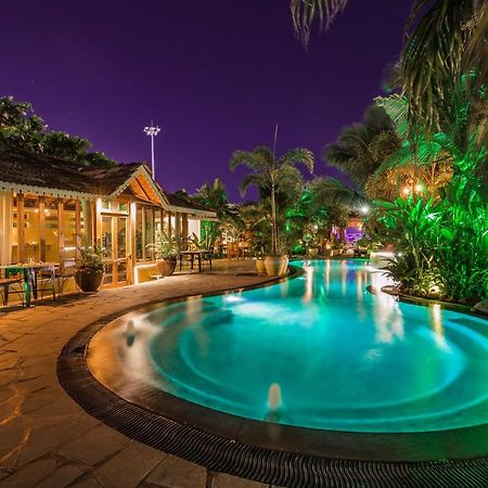 Fiesta Beach Resort Baga Exterior foto