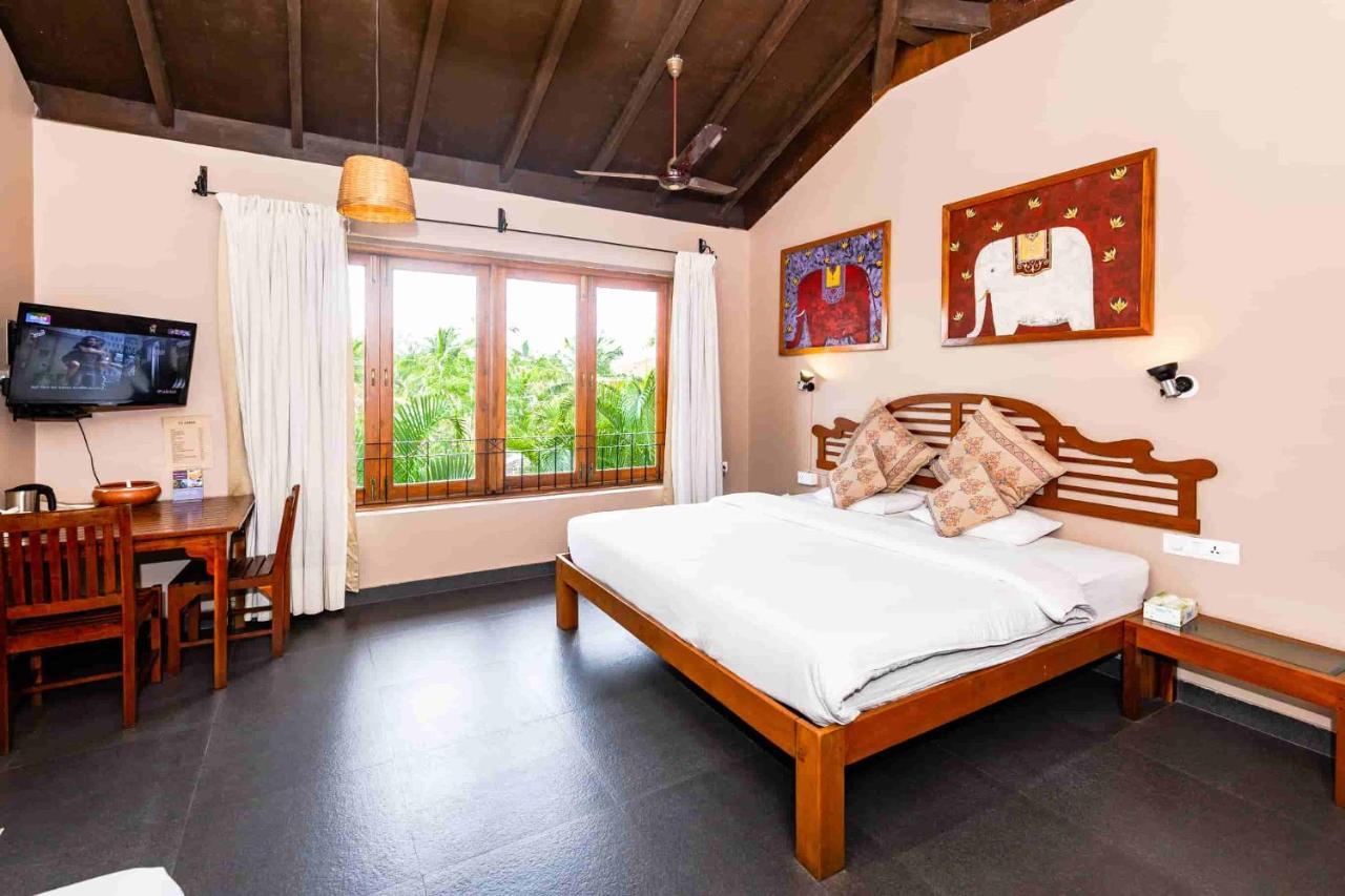 Fiesta Beach Resort Baga Exterior foto