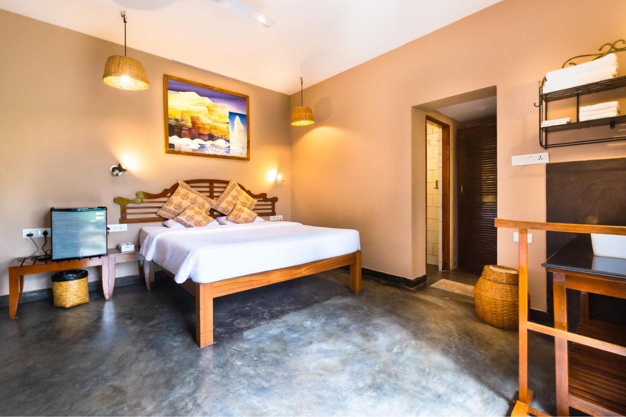 Fiesta Beach Resort Baga Exterior foto