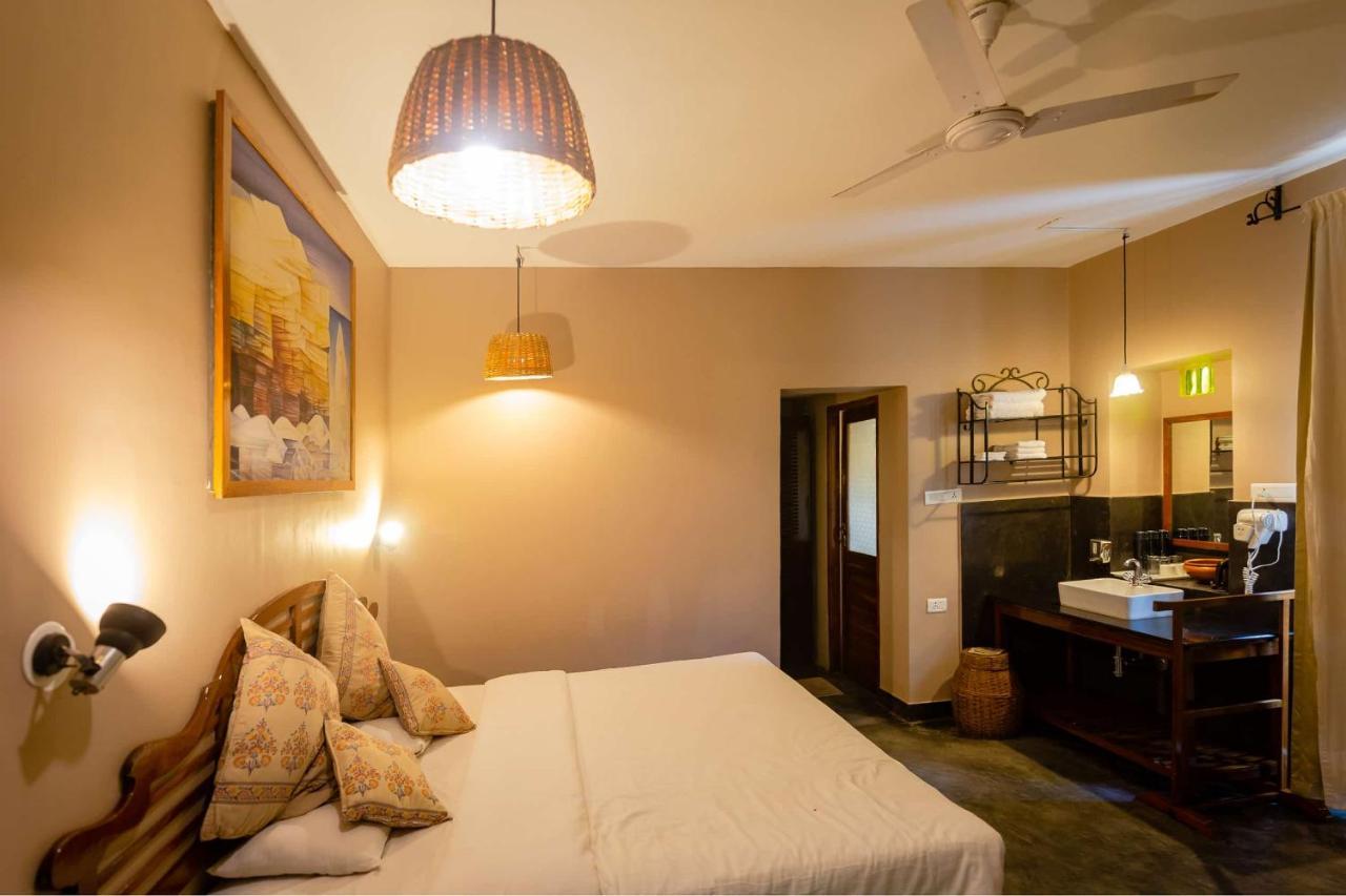 Fiesta Beach Resort Baga Exterior foto